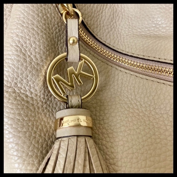 MICHAEL KORS Charm Tassel Shoulder Tote Bisque - Picture 3 of 6
